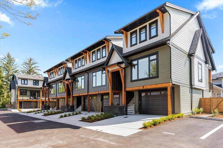Property Photo: 46106 Riverside Drive 7 BC V2P 3K9