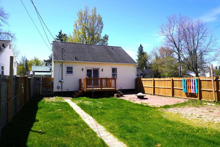 Property Photo:  500 E 7th Street  WI 54452 