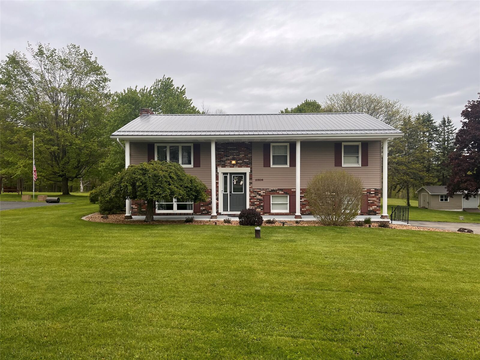Property Photo:  10506 Hollis Road  PA 16335 
