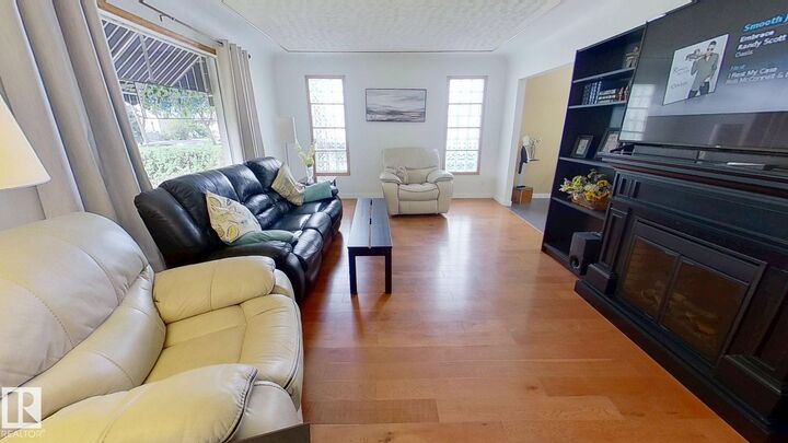 Property Photo: 13908 117 Avenue NW AB T5M 3J4
