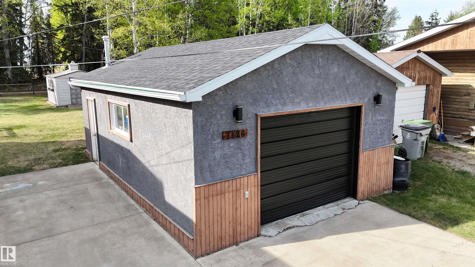Property Photo:  7126 4A Ave  AB T7E 1N3 