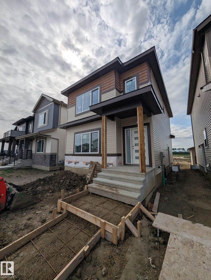 348 Roberts Wynd — photo 1