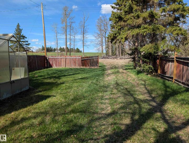 Property Photo:  261 Rng Road 20  AB T7Z 2V2 