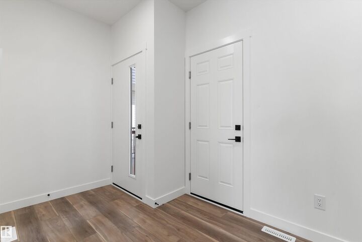 Property Photo:  8608 183 Avenue NW  AB T5Z 0X5 