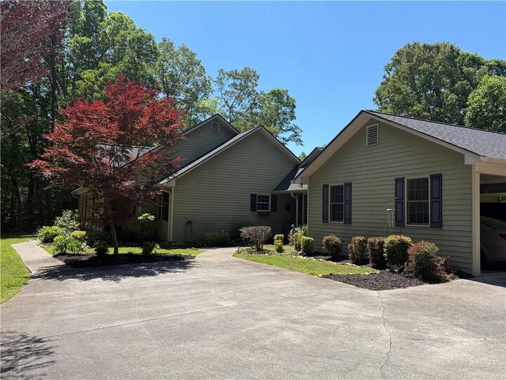 Property Photo:  96 Oakridge Lane  GA 30536 