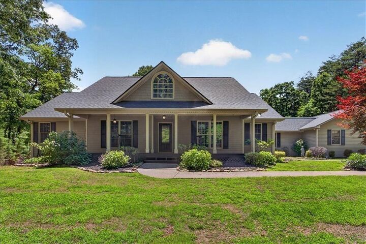 Property Photo:  96 Oakridge Lane  GA 30536 