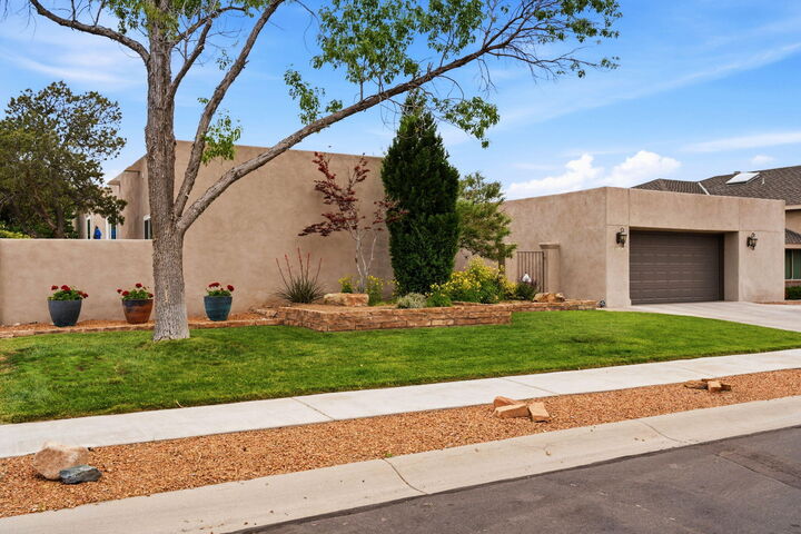 Property Photo:  6013 Papaya Place NE  NM 87111 