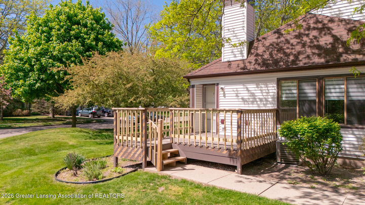 Property Photo:  2925 Staten Avenue  MI 48910 