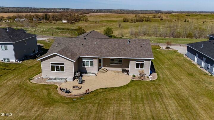 Property Photo:  7623 Hawktree Drive  ND 58503 