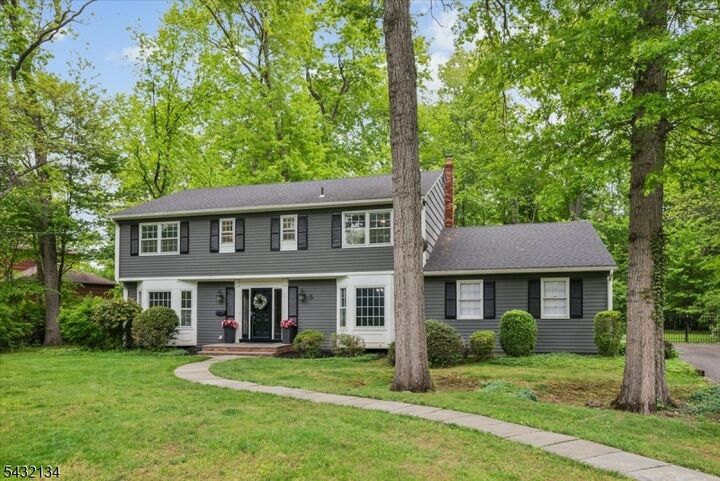 Property Photo:  5 Blanchet Ct  NJ 07932 