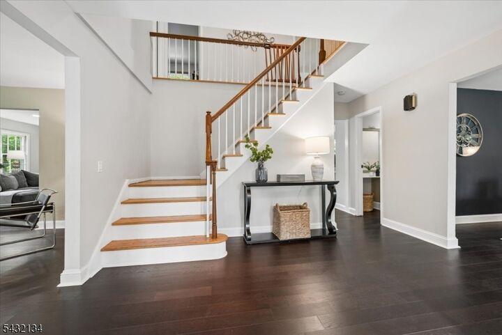 Property Photo:  5 Blanchet Ct  NJ 07932 