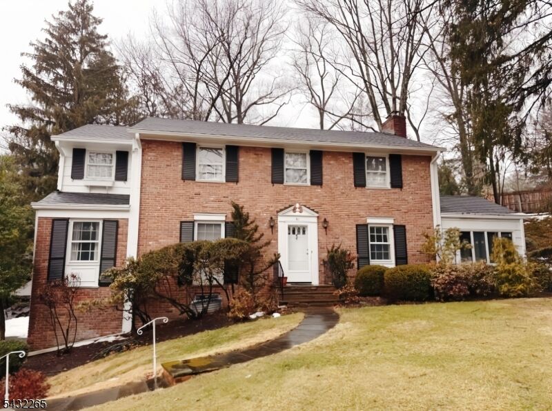 Property Photo:  61 Western Dr  NJ 07078 