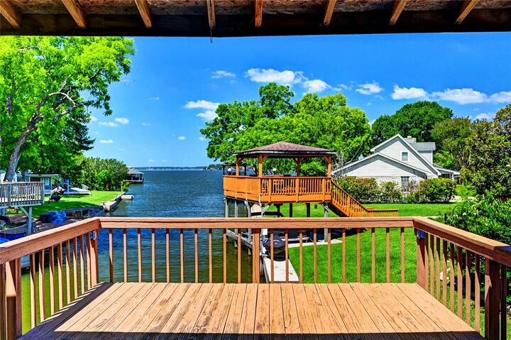 Property Photo:  13586 Bunker Hill Drive  TX 77318 