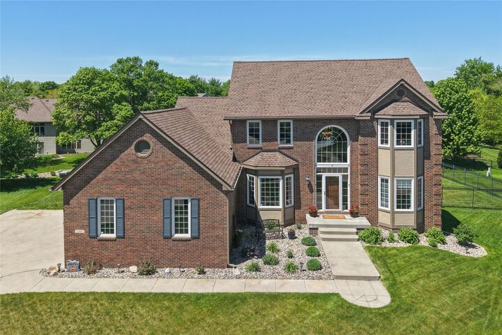 Property Photo:  1302 NE Lake View Court  IA 50021 