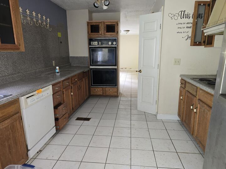Property Photo: 9529 Highway 92 KY 40977