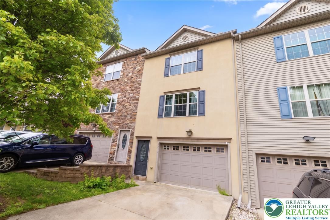 Property Photo:  1213 Bradford Street  PA 18103 