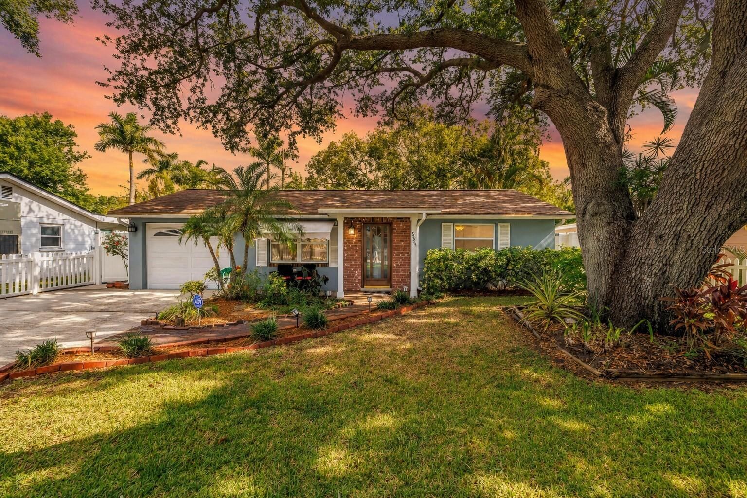 Property Photo:  5865 63rd Avenue N  FL 33781 