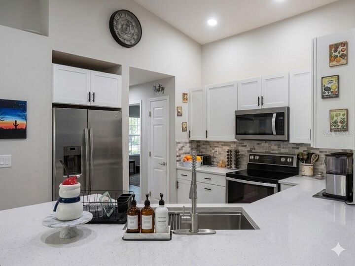 Property Photo:  2166 Villa Green Avenue  FL 34288 