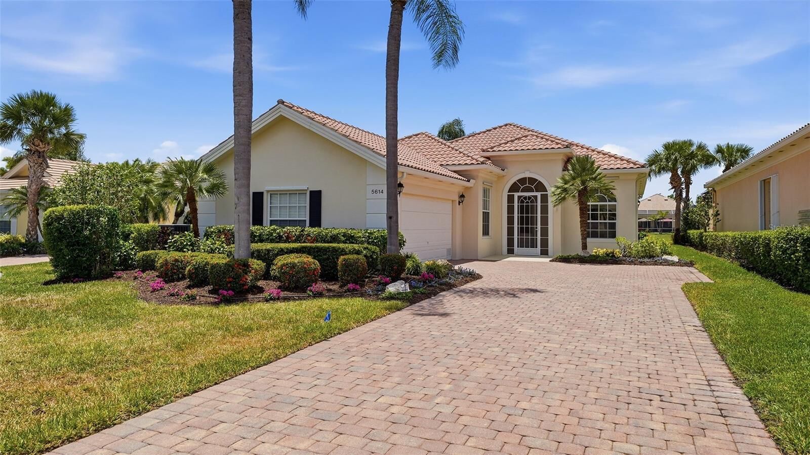 Property Photo:  5614 Octonia Place  FL 34238 