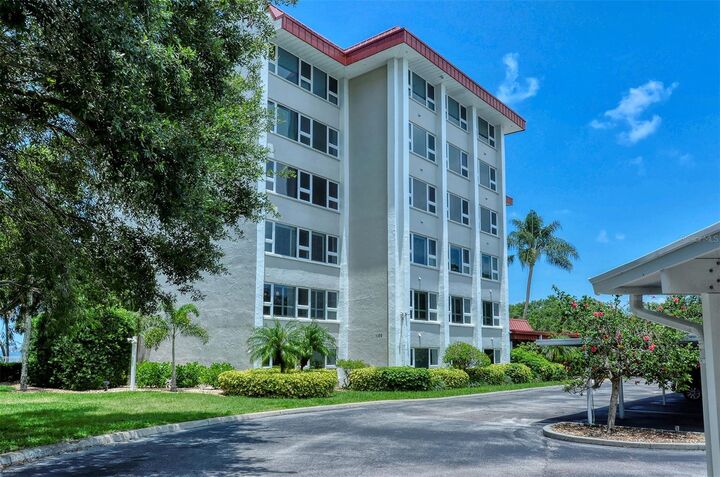 Property Photo: 1100 Imperial Drive 108 FL 34236