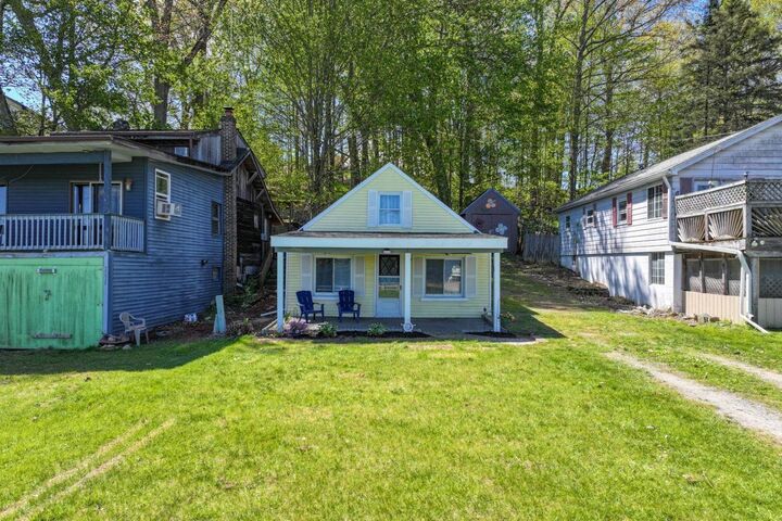 Property Photo:  2074 Gray Park Drive  MI 48446 