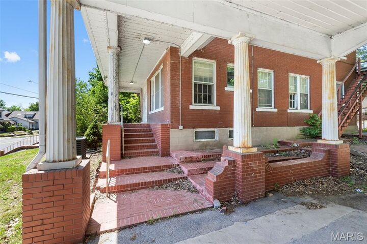 Property Photo:  325 N Sprigg Street  MO 63701 