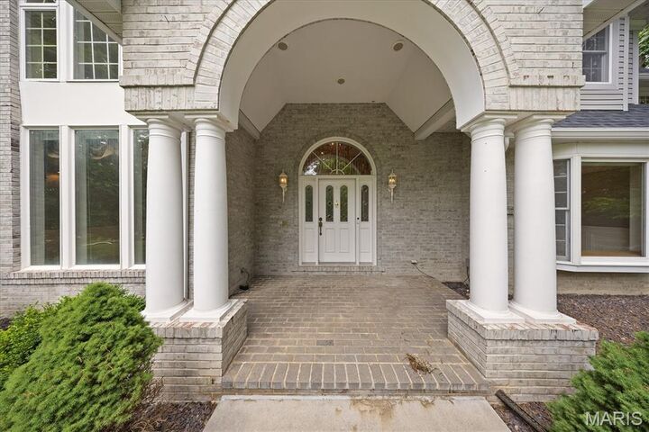 Property Photo:  8 8th Green Court  IL 62220 