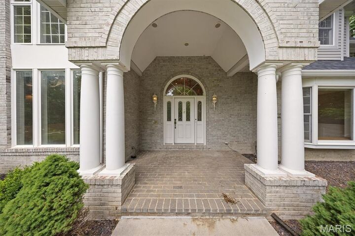 Property Photo:  8 8th Green Court  IL 62220 