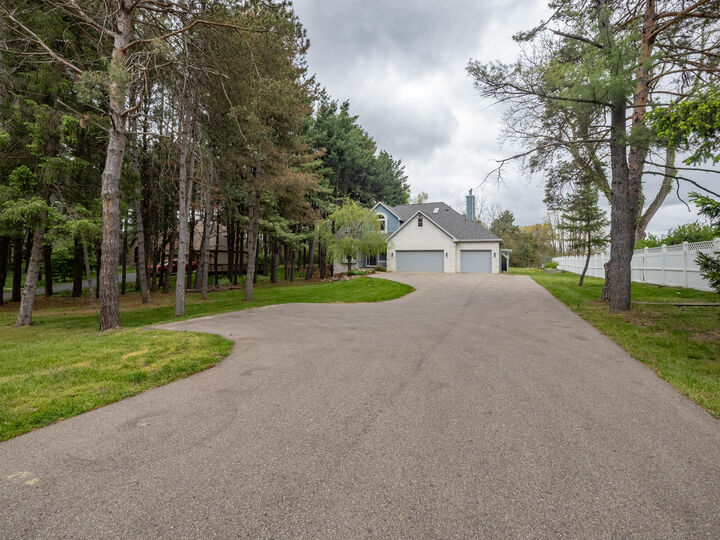 Property Photo: 4118 Vanderbilt Avenue MI 49024