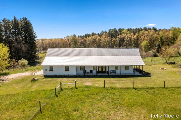 Property Photo:  11117 W Snows Lake Road  MI 48838 