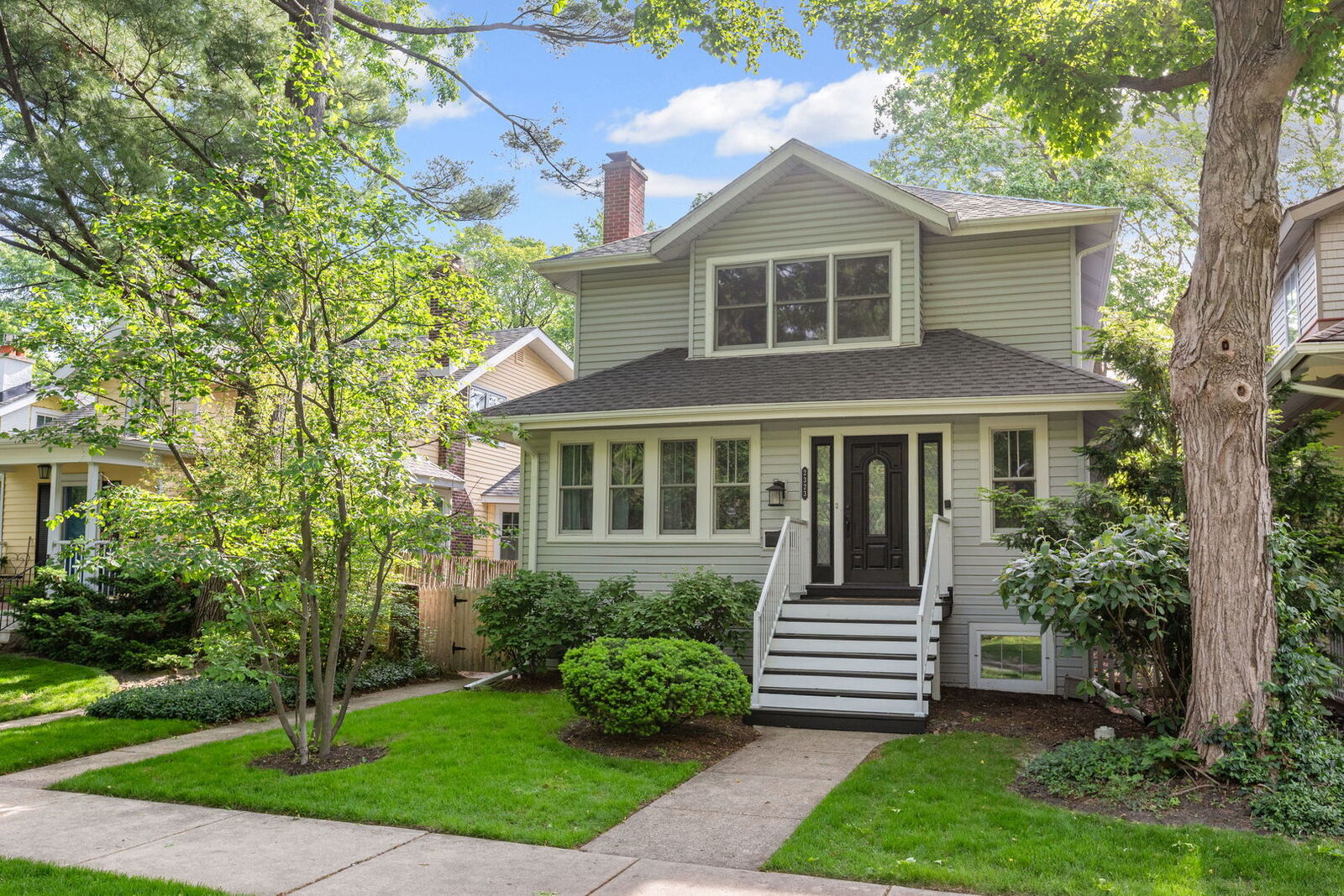 Property Photo:  