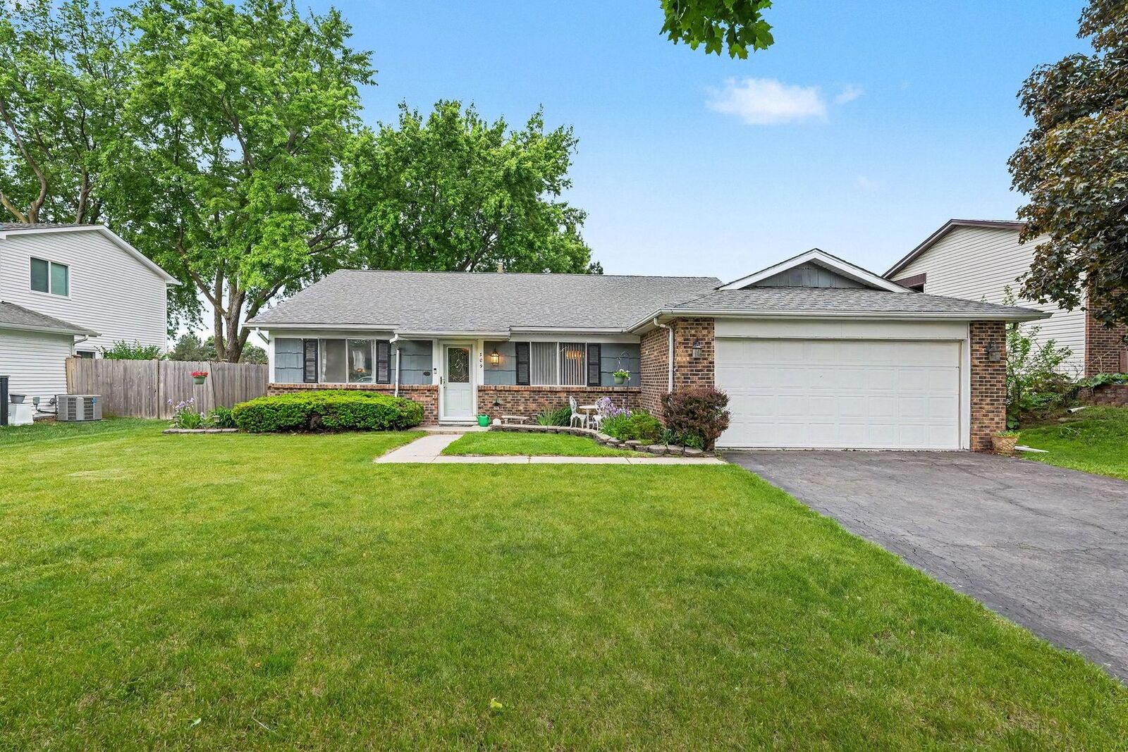 Property Photo: 309 Thistle Drive IL 60490
