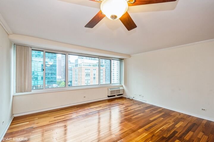 Property Photo: 211 E Ohio Street 1914 IL 60611