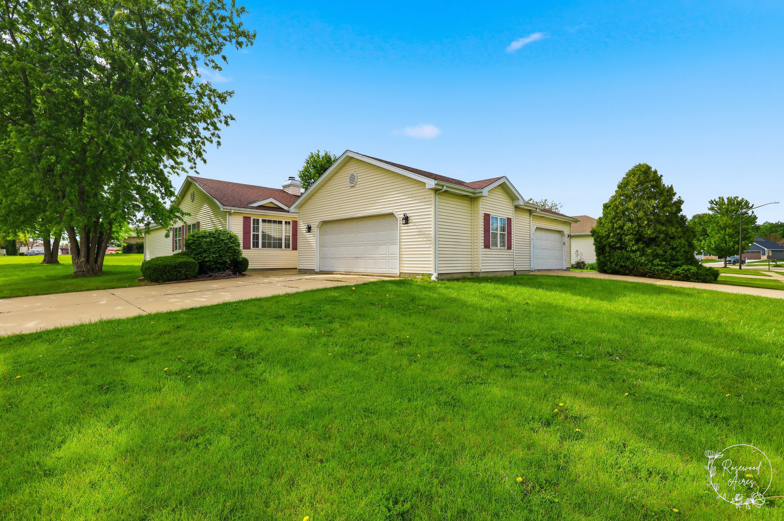 Property Photo:  196 E First Street  IL 60950 