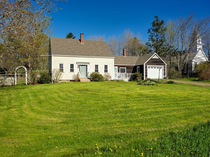 Property Photo:  95 Pleasant Point Road  ME 04563 