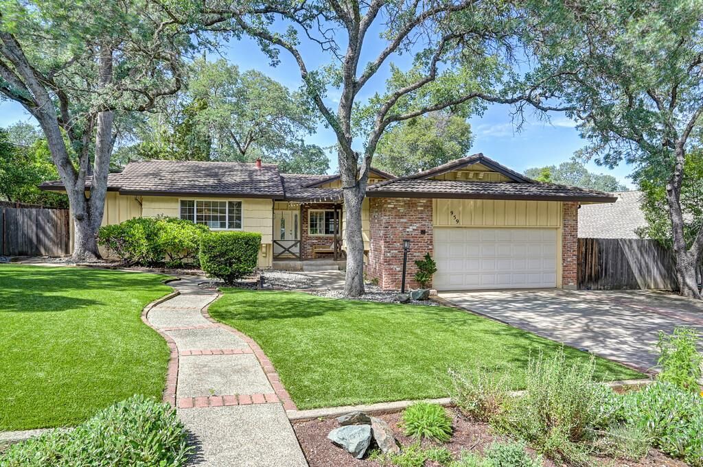 Property Photo:  959 King George Way  CA 95762 