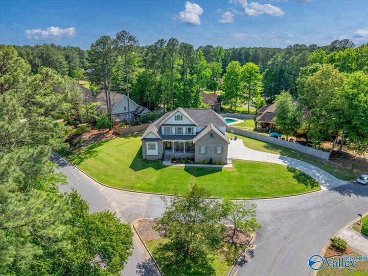 Property Photo: 2235 Lea Christine Circle NE AL 35016