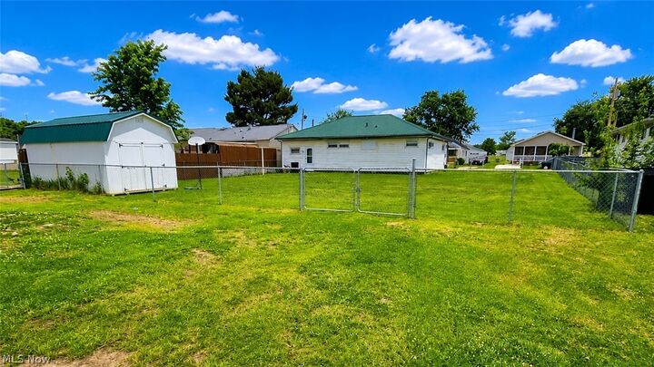 Property Photo:  2411 Fairfax Street  WV 26101 