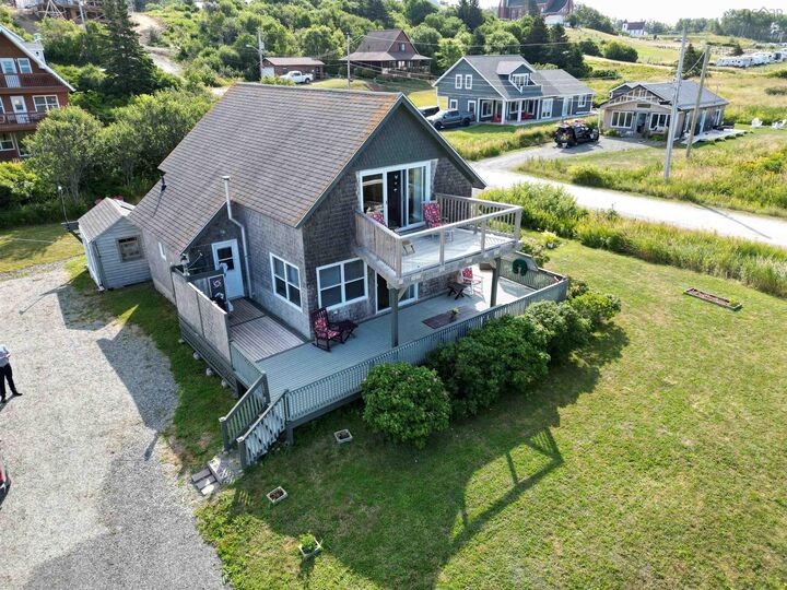 1 Bayberry Road — photo 1