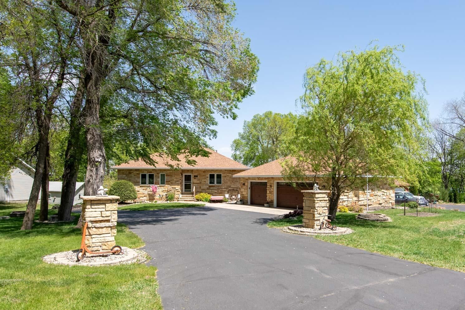 Property Photo:  1524 Squirrels Nest Road  MN 56050 