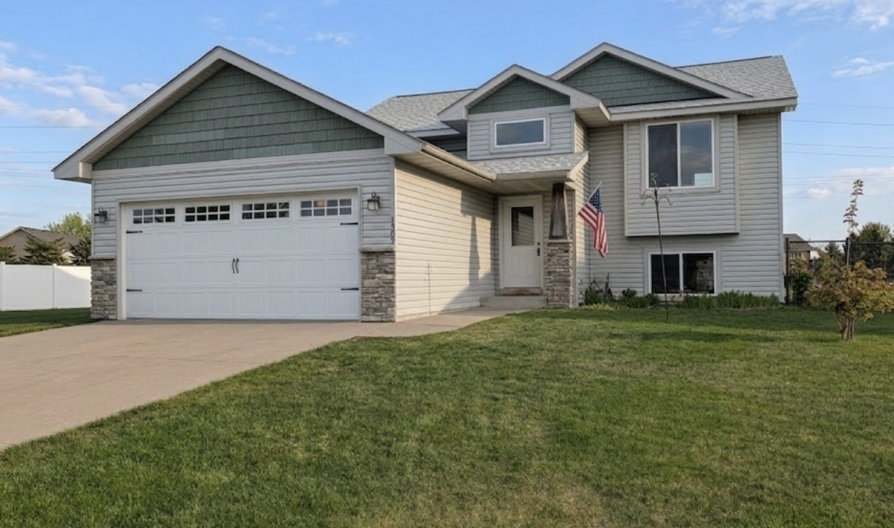 Property Photo: 1307 Osprey Court WI 54017
