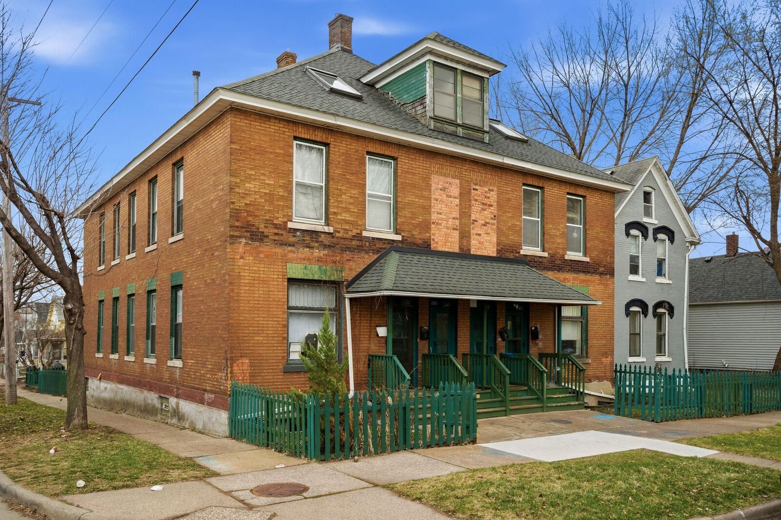 Property Photo:  686 Virginia Street  MN 55103 