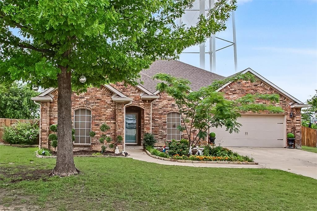 Property Photo:  720 Saddle Ridge Trail  TX 76087 