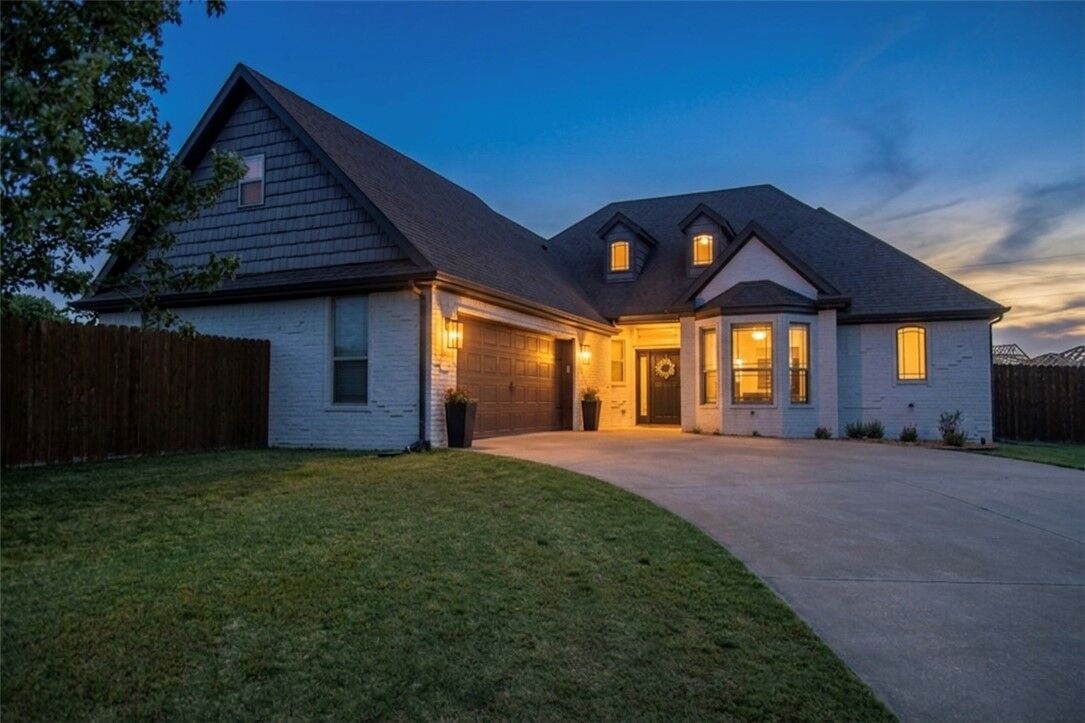 Property Photo:  5701 S 66th Street  AR 72718 