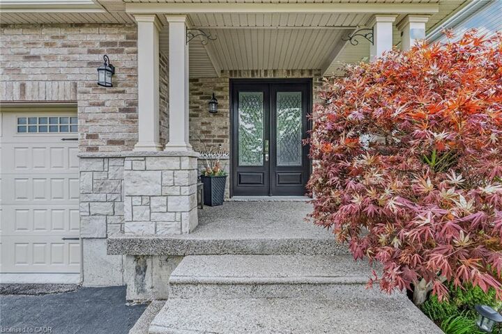 Property Photo:  217 Woodway Lane  ON N3Y 0C7 