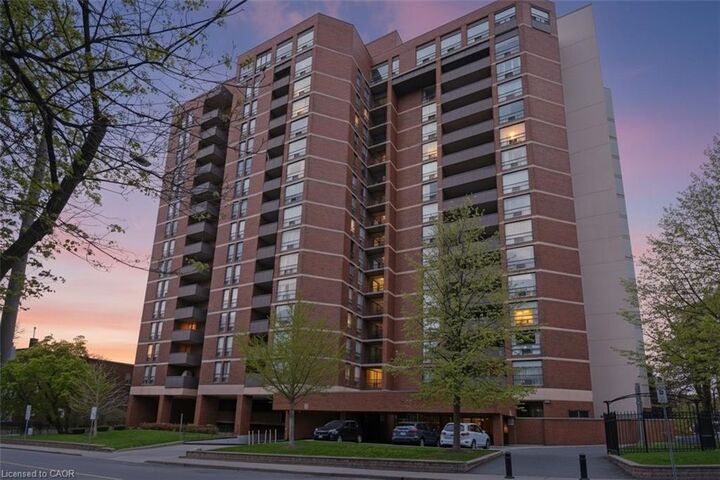 Property Photo:  222 Jackson Street W 702  ON L8P 4S5 