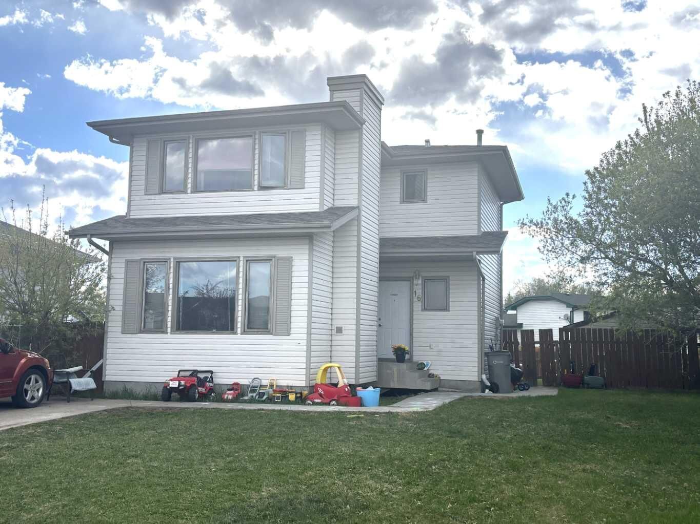 Property Photo: 16 Wood Drive AB T7S 1R1
