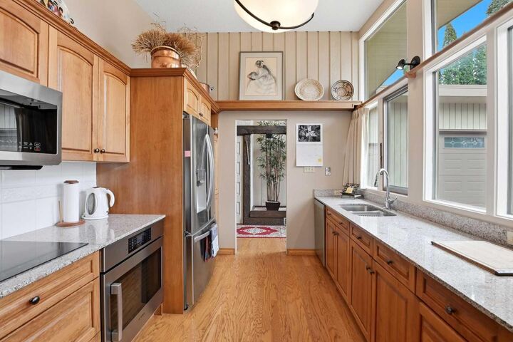 Photo de la propriété: 3520 Spruce Drive AB T4N 3N9
