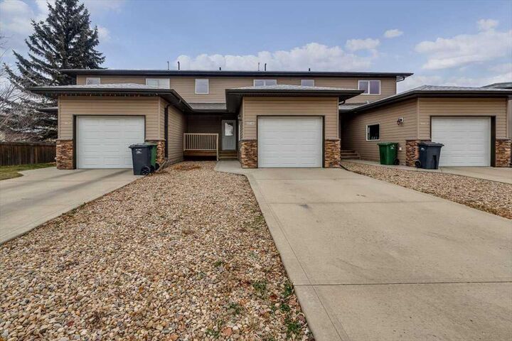 Property Photo:  5511 54 Street 2  AB T4J 1L9 