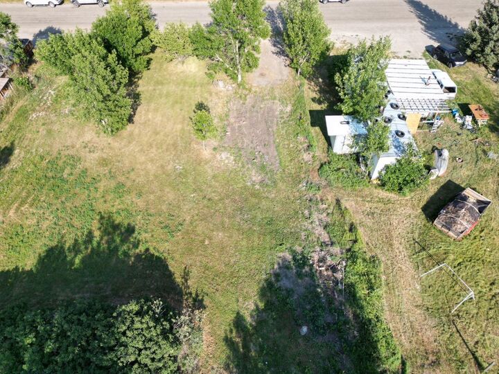 827 2 Street E — photo 1